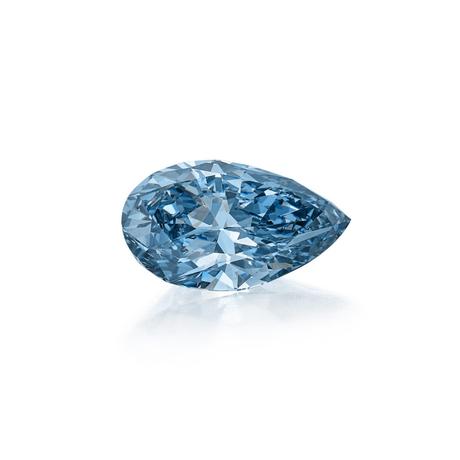 Le diamant Bulgari Laguna Blu – le plus grand diamant bleu jamais monté dans un bijou Bulgari – a été vendu lors de la semaine du luxe Sotheby’s à Genève pour plus de 25 millions de dollars.