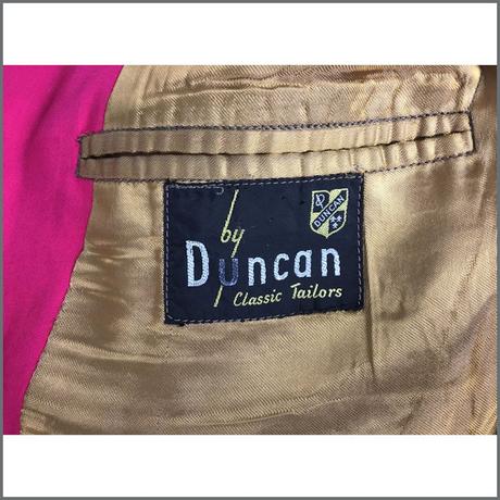 Le costume rose de Johnny ‘Guitar’ Byrne de Rory Storm & The Hurricanes aux enchères