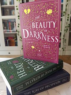 The Beauty of Darkness Livre 3 The Remnant Chronicles de Mary E.Pearson ❤