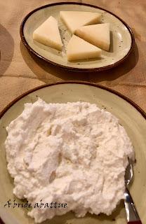 Dîner dans une taverne crétoise Dîner dans une taverne crétoise