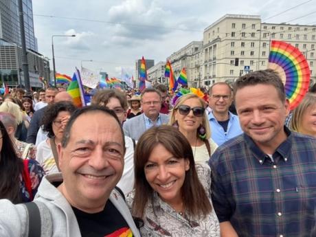 Heureux d’avoir participé à la Pride de Varsovie avec Anne Hidalgo anne hidalgo,jean luc romero michel,varsovie,lgbtqi