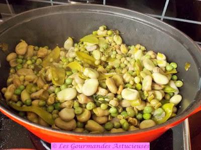 Cosses de fèves farcies à la crème de jus de petits pois (Vegan) Cosses de fèves farcies à la crème de jus de petits pois (Vegan)