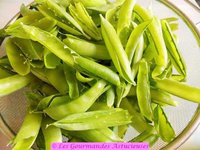 Cosses de fèves farcies à la crème de jus de petits pois (Vegan) Cosses de fèves farcies à la crème de jus de petits pois (Vegan)