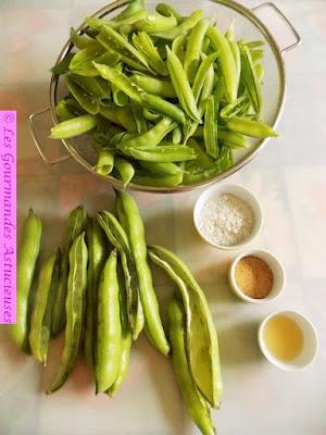 Cosses de fèves farcies à la crème de jus de petits pois (Vegan) Cosses de fèves farcies à la crème de jus de petits pois (Vegan)