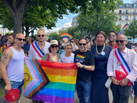 Continuons de lutter pour nos droits et nôtre liberté, oui, #Parisestfière. paris,jean luc romero michel,lgbtqi
