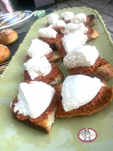Toast de Mouhammara et burrata