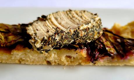 Focaccia à l'oseille avec frauxmage de chèvre