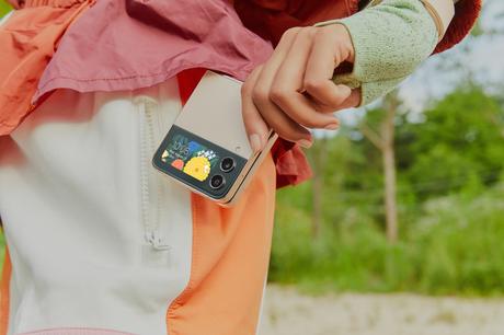 Samsung Galaxy Z Flip4 : Le compagnon estival indispensable pour une expérience smartphone inégalée