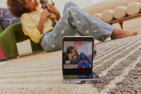 Samsung Galaxy Z Flip4 : Le compagnon estival indispensable pour une expérience smartphone inégalée
