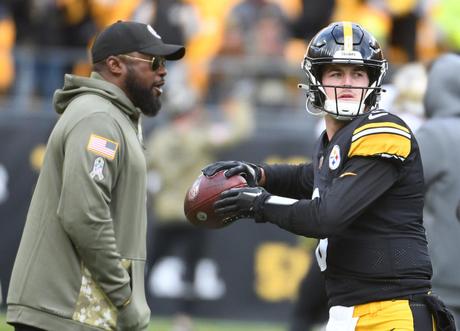 Steelers QB Kenny Pickett travaille avec une nouvelle technologie de caméra de casque