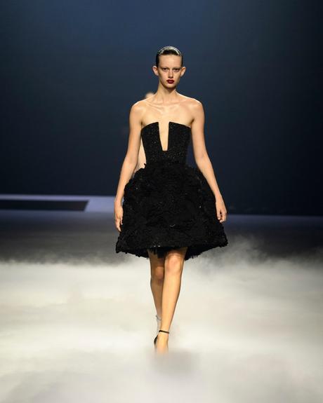 Collection Couture Automne-Hiver 2023 d’Ashi Studio : Essence et Extase Collection Couture Automne-Hiver 2023 d’Ashi Studio : Essence et Extase