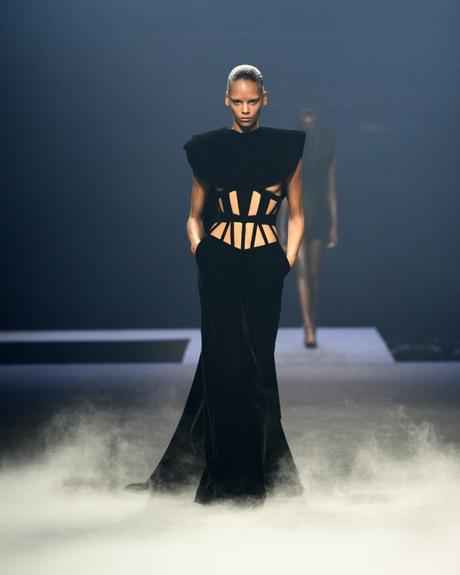 Collection Couture Automne-Hiver 2023 d’Ashi Studio : Essence et Extase Collection Couture Automne-Hiver 2023 d’Ashi Studio : Essence et Extase