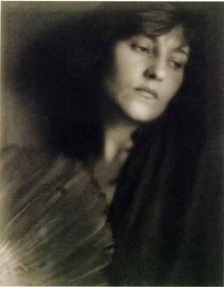 Margrethe Mather, Florence Deshon à l'éventail, 1921.