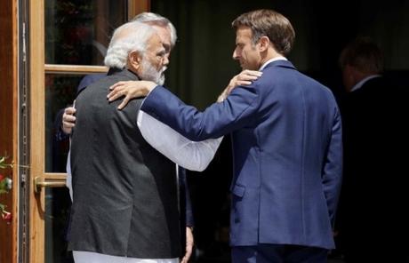 Pourquoi avoir Naren Dramodi comme invité d’honneur ??? inde,jean luc romero michel,france