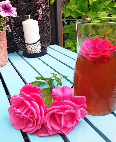 Tuto DIY Faire son eau de Rose naturelle par CocoFlower