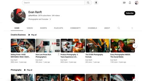 7 façons uniques de présenter votre portfolio en tant que photographe La page YouTube d'un photographe avec certains de ses téléchargements