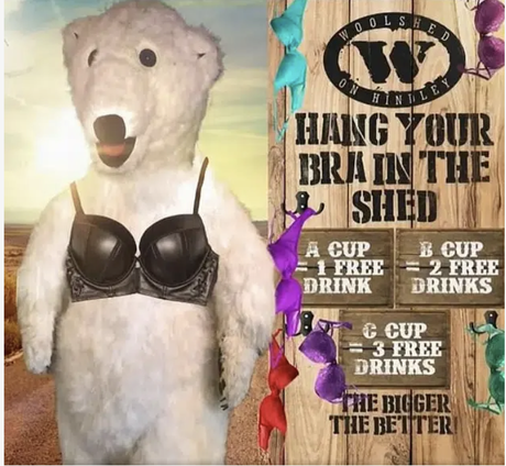 Montrer ses seins contre une bière gratuite !