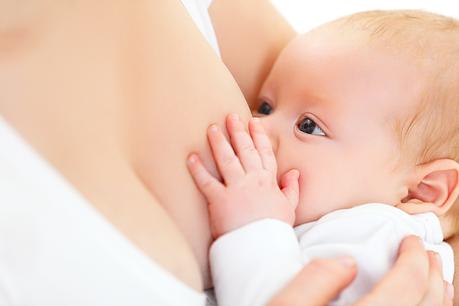 On sait que l'allaitement maternel offre des avantages significatifs pour la santé maternelle et infantile (Visuel Adobe Stock 100365207)