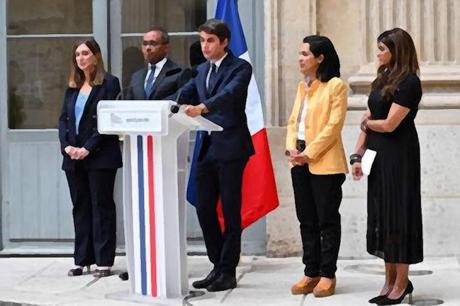 Le 4e remaniement du 1er gouvernement d'Élisabeth Borne du 20 juillet 2023 Le 4e remaniement du 1er gouvernement d'Élisabeth Borne du 20 juillet 2023