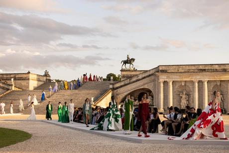 Valentino Haute Couture Automne/Hiver 2023-24 : Un nouveau langage du luxe