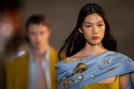 Valentino Haute Couture Automne/Hiver 2023-24 : Un nouveau langage du luxe