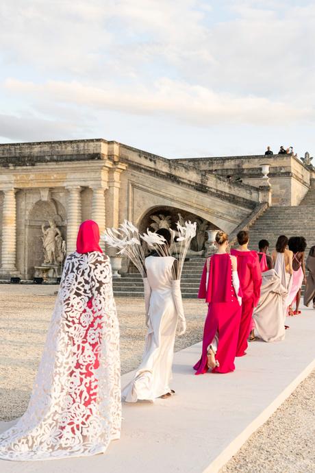 Valentino Haute Couture Automne/Hiver 2023-24 : Un nouveau langage du luxe