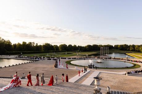 Valentino Haute Couture Automne/Hiver 2023-24 : Un nouveau langage du luxe