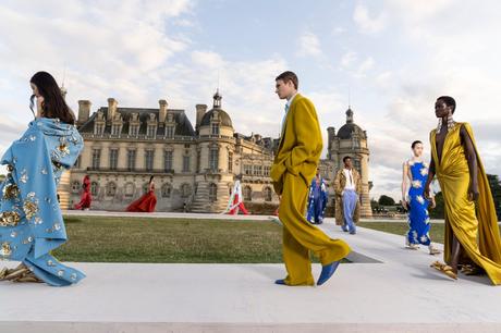 Valentino Haute Couture Automne/Hiver 2023-24 : Un nouveau langage du luxe