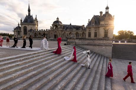 Valentino Haute Couture Automne/Hiver 2023-24 : Un nouveau langage du luxe