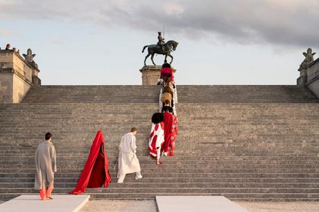 Valentino Haute Couture Automne/Hiver 2023-24 : Un nouveau langage du luxe