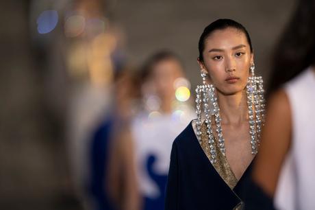 Valentino Haute Couture Automne/Hiver 2023-24 : Un nouveau langage du luxe