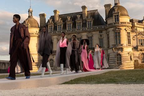 Valentino Haute Couture Automne/Hiver 2023-24 : Un nouveau langage du luxe