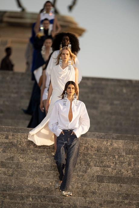 Valentino Haute Couture Automne/Hiver 2023-24 : Un nouveau langage du luxe