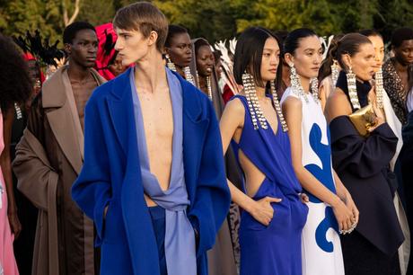 Valentino Haute Couture Automne/Hiver 2023-24 : Un nouveau langage du luxe