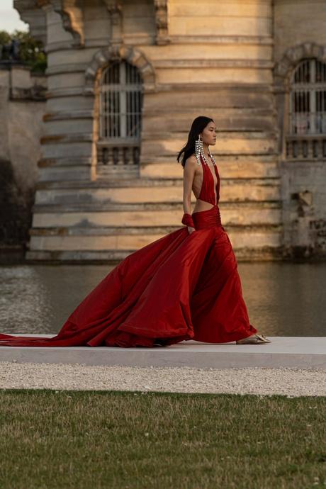 Valentino Haute Couture Automne/Hiver 2023-24 : Un nouveau langage du luxe
