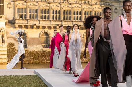Valentino Haute Couture Automne/Hiver 2023-24 : Un nouveau langage du luxe