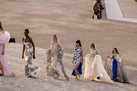 Valentino Haute Couture Automne/Hiver 2023-24 : Un nouveau langage du luxe