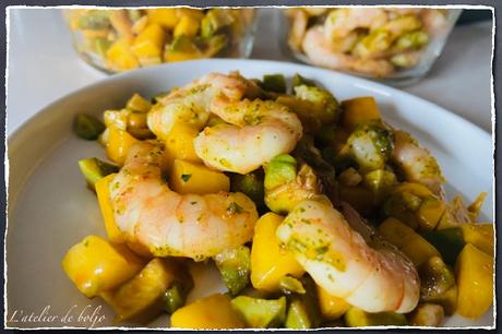 Salade d’avocat, mangue et crevettes, saveur asiatique Salade d’avocat, mangue et crevettes, saveur asiatique