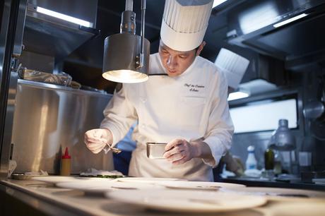 Le groupe JR East apporte une nouvelle vision du Train Suite de Luxe kitchen 0093