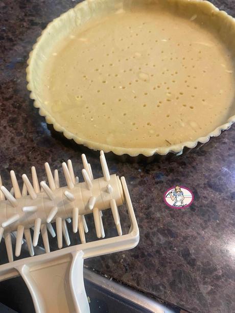 La jolie tarte abricot pistache et pointe de romarin