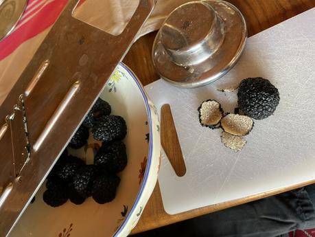 oeufs brouillés à la truffe d'été IMG_1952