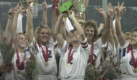 Les Femmes, au Soocer, en Doivent Une à Tricky Dicky Les Femmes, au Soocer, en Doivent Une à Tricky Dicky