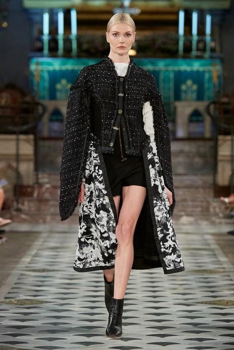 VALERIYA COLLECTION COUTURE AUTOMNE HIVER 2023 2024 VALERIYA COLLECTION COUTURE AUTOMNE HIVER 2023 2024