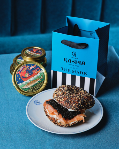 Un Trésor Culinaire à The Mark Hotel : Collaboration Exclusive avec PopUp Bagels et Caviar Kaspia