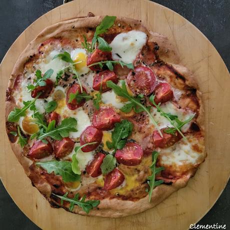 Pizza aux œufs de caille