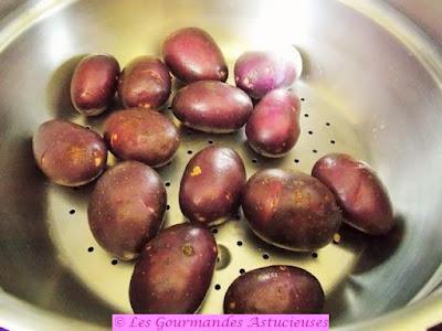 Champignon-poulet et carottes, sauce au vin rouge et aux cassis (Vegan) Champignon-poulet et carottes, sauce au vin rouge et aux cassis (Vegan)