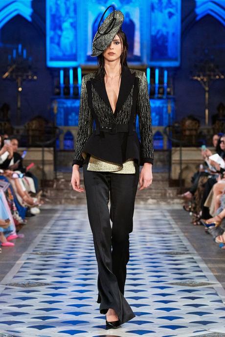 LA MÉTAMORPHOSE COLLECTION COUTURE AUTOMNE HIVER 2023 2024 LA MÉTAMORPHOSE COLLECTION COUTURE AUTOMNE HIVER 2023 2024