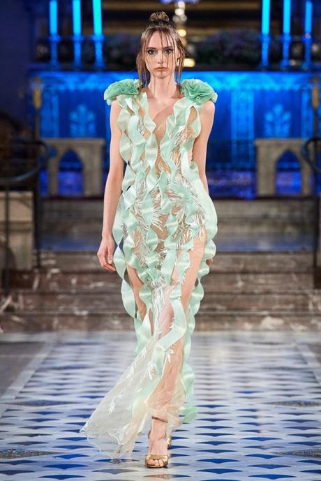 LA MÉTAMORPHOSE COLLECTION COUTURE AUTOMNE HIVER 2023 2024 LA MÉTAMORPHOSE COLLECTION COUTURE AUTOMNE HIVER 2023 2024