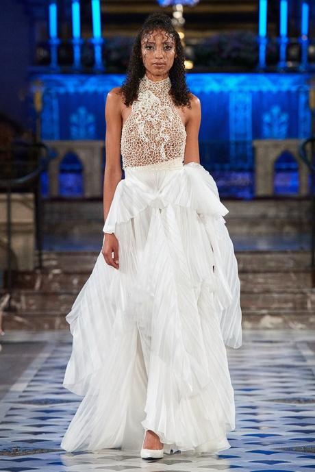 LA MÉTAMORPHOSE COLLECTION COUTURE AUTOMNE HIVER 2023 2024 LA MÉTAMORPHOSE COLLECTION COUTURE AUTOMNE HIVER 2023 2024