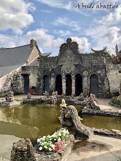 L’étrange musée Robert Tatin, près de Cossé-le-Vivien (Mayenne)